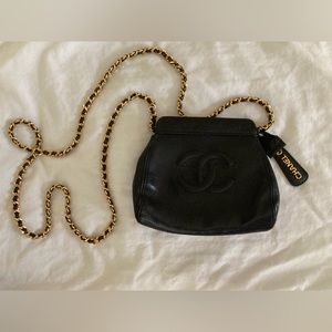Chanel vintage caviar small purse